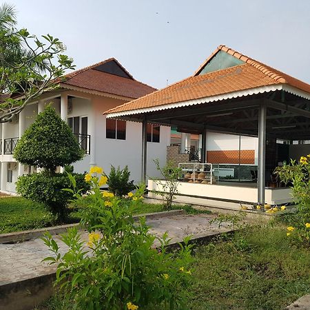 Kdl Lang Noi Tan Lap - Tan Lap Floating Village Moc Hoa Bagian luar foto